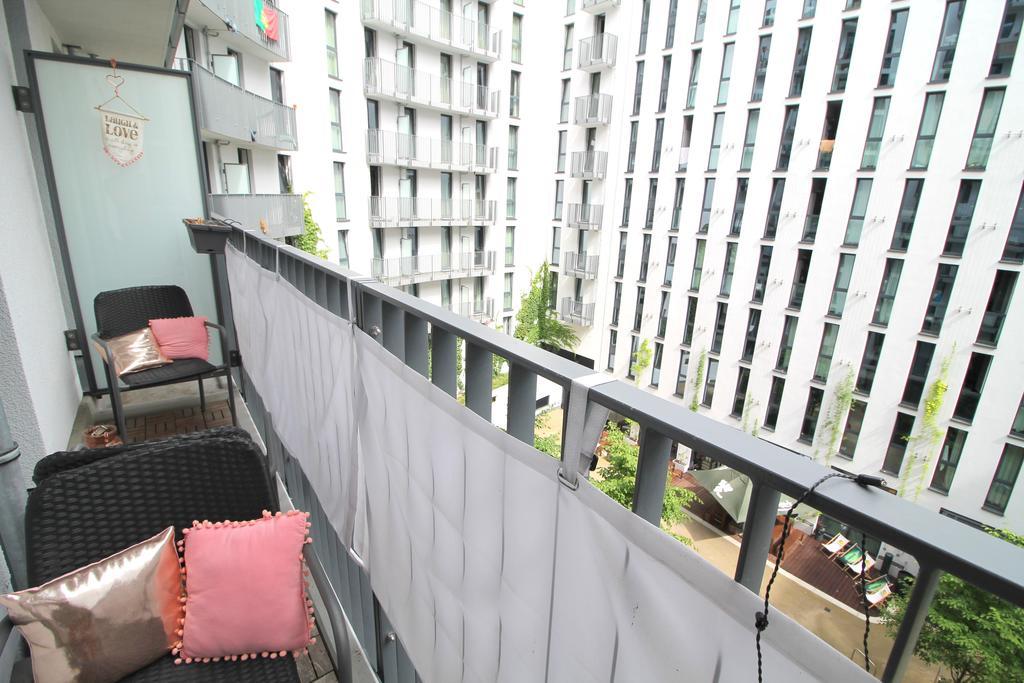 Holiday At Alexanderplatz Apartments Berlin Luaran gambar